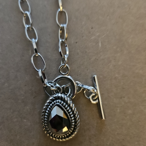 NWT Paparazzi Earrings & Necklace Set - Picture 3 of 3